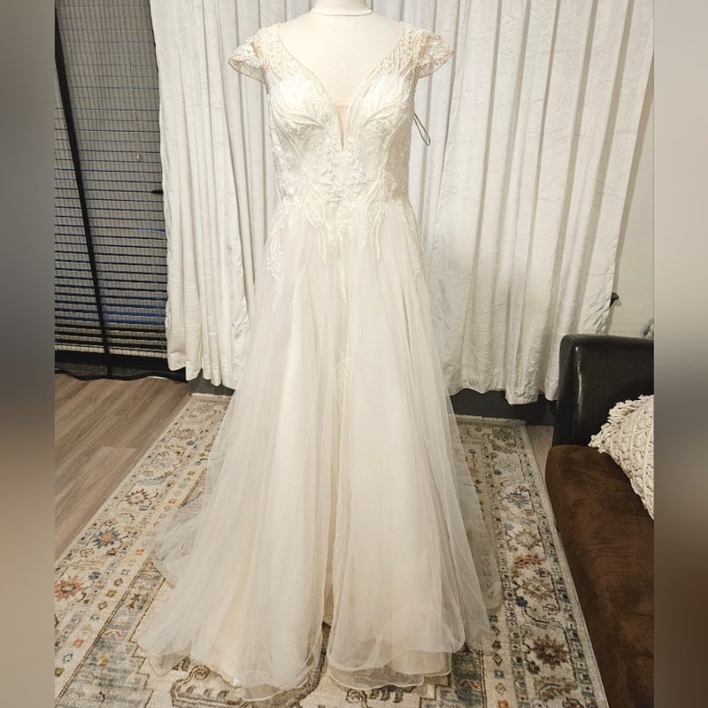 Elegant A Line Princess Wedding Dress